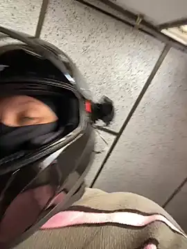 Scarlet auraa online show from April 15, 7:32 pm