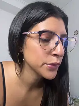 Snapshot of moronoiroficial chatting on February 12, 3:29 pm moronoiroficial online show from February 12, 3:29 pm