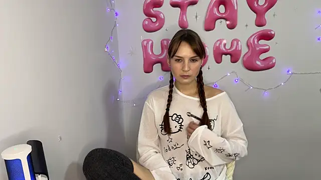 Snapshot of stayhomegirl chatting on February 26, 7:35 pm stayhomegirl online show from February 26, 7:35 pm