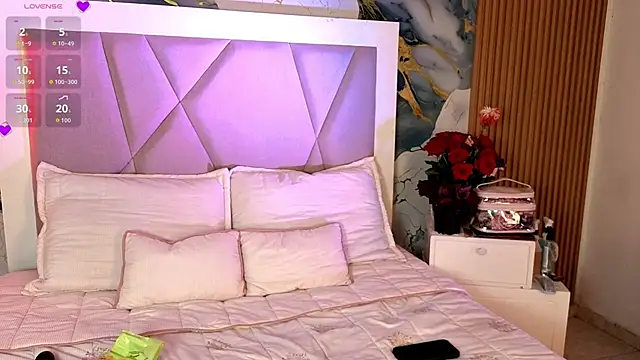 Sienna Desiree online show from March 22, 2:26 am