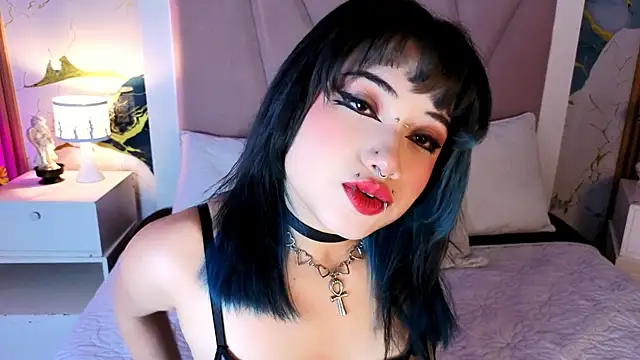 Snapshot of Sienna_Desiree chatting on July 17, 3:46 am Sienna Desiree online show from July 17, 3:46 am