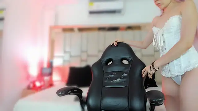 ElaRabbit online show from February 19, 12:12 pm