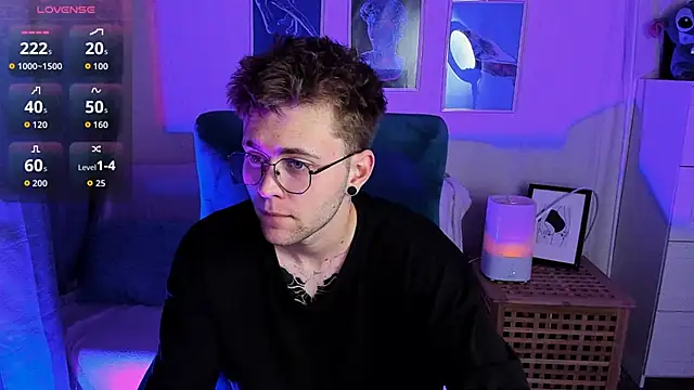 Snapshot of Tomas_Norton chatting on June 19, 8:34 pm Tomas Norton online show from June 19, 8:34 pm