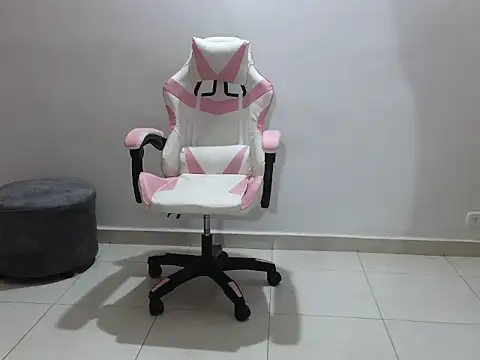 Daphne Grayy online show from March 24, 11:59 am