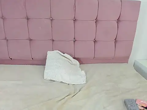 Snapshot of MiaKleinX chatting on February 13, 10:28 pm MiaKleinX online show from February 13, 10:28 pm