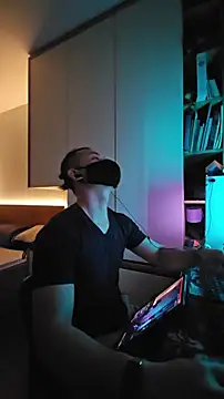 Snapshot of OnlyHand9x chatting on February 24, 7:23 pm OnlyHand9x online show from February 24, 7:23 pm