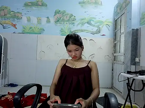 Snapshot of Navy_Vina chatting on June 2, 1:24 pm Navy Vina online show from June 2, 1:24 pm