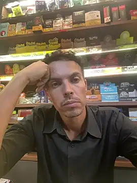 Snapshot of Naldopaugrand chatting on February 2, 11:36 pm Naldopaugrand online show from February 2, 11:36 pm