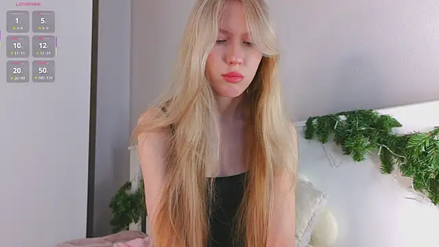 Snapshot of SirenThalassa chatting on February 3, 8:41 am SirenThalassa online show from February 3, 8:41 am