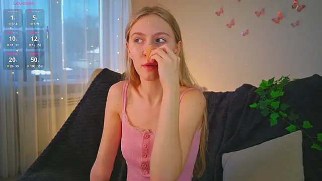 Snapshot of SirenThalassa chatting on February 4, 7:36 am SirenThalassa online show from February 4, 7:36 am