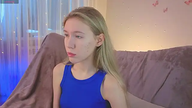 Snapshot of SirenThalassa chatting on February 15, 7:38 am SirenThalassa online show from February 15, 7:38 am