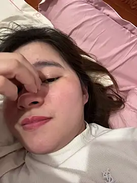 Snapshot of Small_big chatting on January 6, 1:04 pm Small big online show from January 6, 1:04 pm