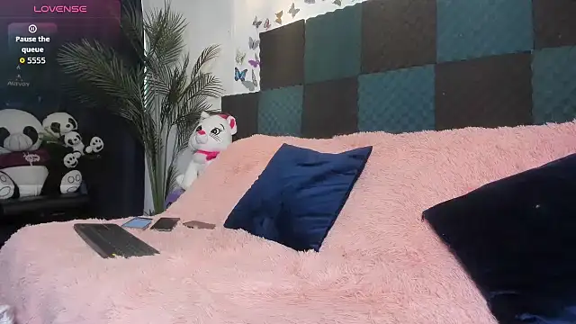 Mia Fox05 online show from February 9, 8:02 pm