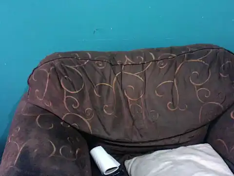 Snapshot of latinomoreno95 chatting on January 5, 6:33 pm latinomoreno95 online show from January 5, 6:33 pm