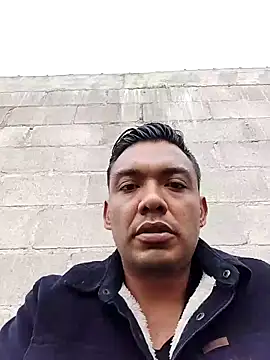 Snapshot of latinomoreno95 chatting on February 3, 11:43 pm latinomoreno95 online show from February 3, 11:43 pm