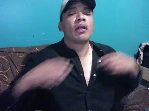 Snapshot of latinomoreno95 chatting on February 28, 3:46 pm latinomoreno95 online show from February 28, 3:46 pm