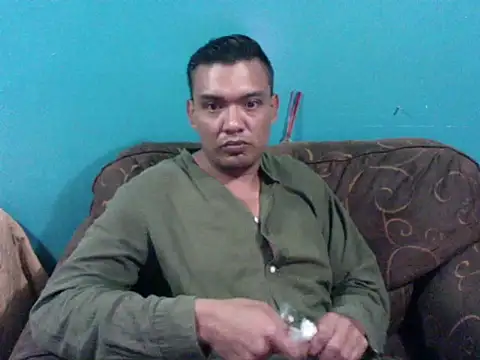 Snapshot of latinomoreno95 chatting on July 16, 1:33 am latinomoreno95 online show from July 16, 1:33 am