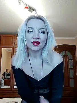 Snapshot of MiraStar984 chatting on February 13, 1:51 pm MiraStar984 online show from February 13, 1:51 pm