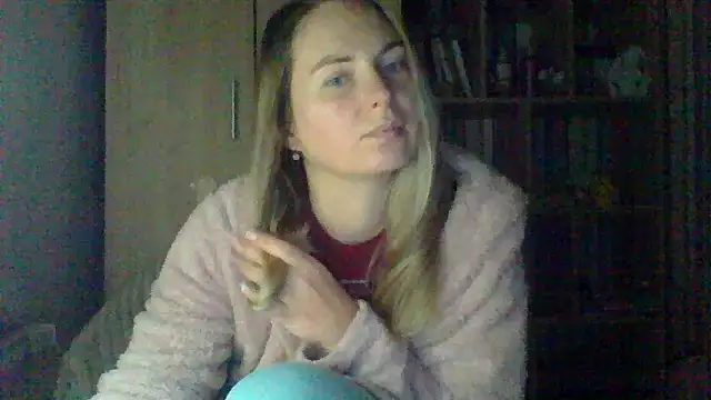 VikiLove765 online show from February 16, 10:28 pm