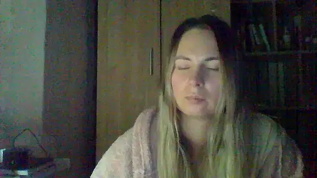 VikiLove765 online show from February 26, 7:46 pm