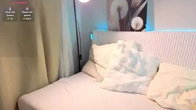 SmolCutie online show from March 12, 4:18 am