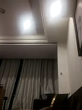 larayush online show from January 7, 1:46 pm