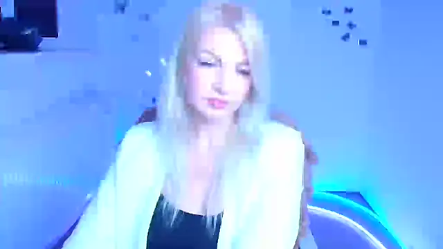 Snapshot of Madonna_Fire chatting on February 4, 12:44 pm Madonna Fire online show from February 4, 12:44 pm