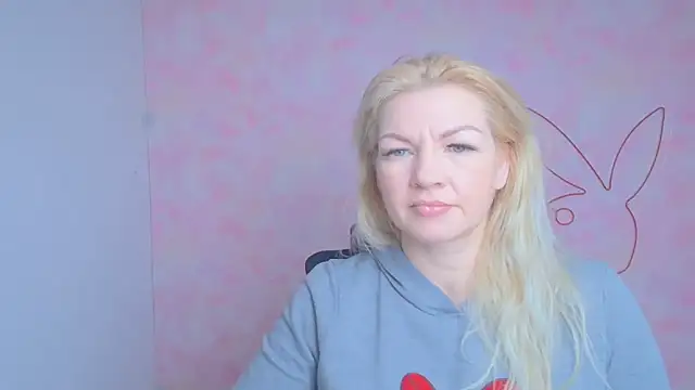 Snapshot of Madonna_Fire chatting on February 17, 1:18 pm Madonna Fire online show from February 17, 1:18 pm