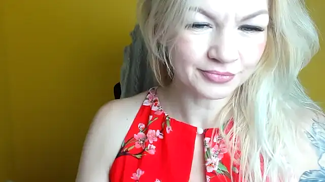 Snapshot of Madonna_Fire chatting on February 19, 1:29 pm Madonna Fire online show from February 19, 1:29 pm