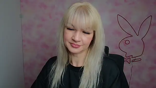Snapshot of Madonna_Fire chatting on February 21, 12:50 pm Madonna Fire online show from February 21, 12:50 pm