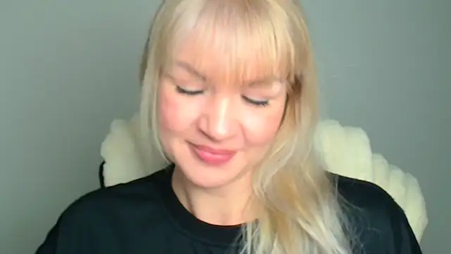 Snapshot of Madonna_Fire chatting on February 22, 6:57 am Madonna Fire online show from February 22, 6:57 am