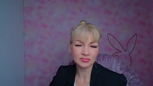 Snapshot of Madonna_Fire chatting on March 2, 7:15 am Madonna Fire online show from March 2, 7:15 am