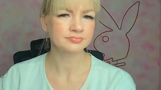 Snapshot of Madonna_Fire chatting on March 6, 12:34 pm Madonna Fire online show from March 6, 12:34 pm
