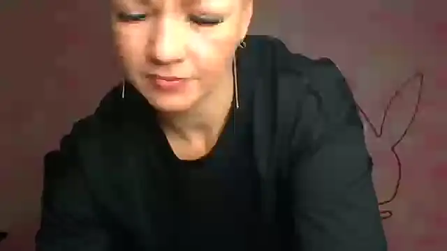 Snapshot of Madonna_Fire chatting on March 10, 6:18 am Madonna Fire online show from March 10, 6:18 am
