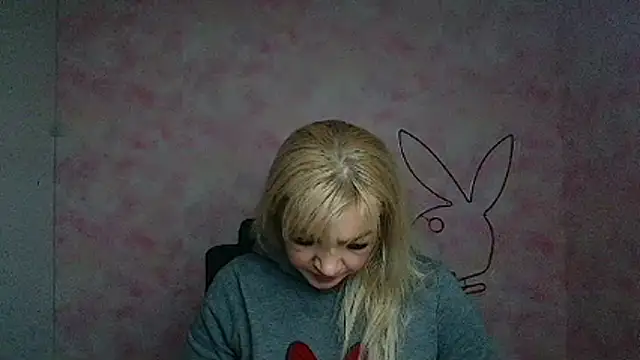 Snapshot of Madonna_Fire chatting on March 18, 1:25 pm Madonna Fire online show from March 18, 1:25 pm