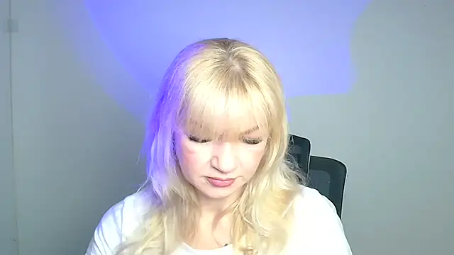 Snapshot of Madonna_Fire chatting on March 19, 1:15 pm Madonna Fire online show from March 19, 1:15 pm