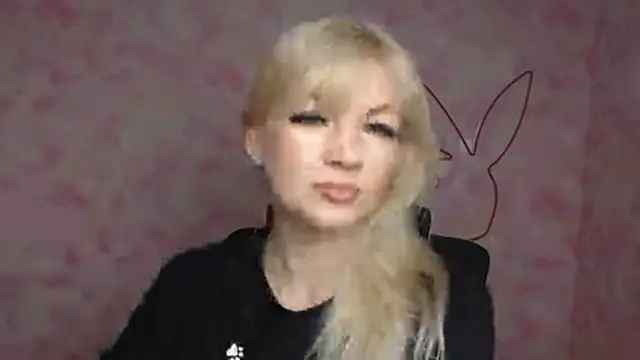 Snapshot of Madonna_Fire chatting on March 20, 12:43 pm Madonna Fire online show from March 20, 12:43 pm