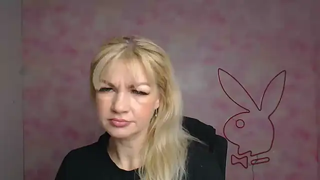 Snapshot of Madonna_Fire chatting on March 26, 12:33 pm Madonna Fire online show from March 26, 12:33 pm