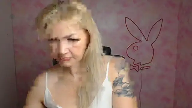 Snapshot of Madonna_Fire chatting on March 28, 7:08 am Madonna Fire online show from March 28, 7:08 am
