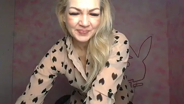 Snapshot of Madonna_Fire chatting on April 11, 5:56 am Madonna Fire online show from April 11, 5:56 am