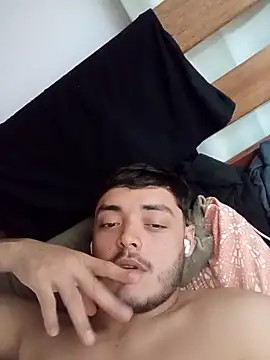 Snapshot of Juninho18c chatting on April 16, 1:23 pm Juninho18c online show from April 16, 1:23 pm