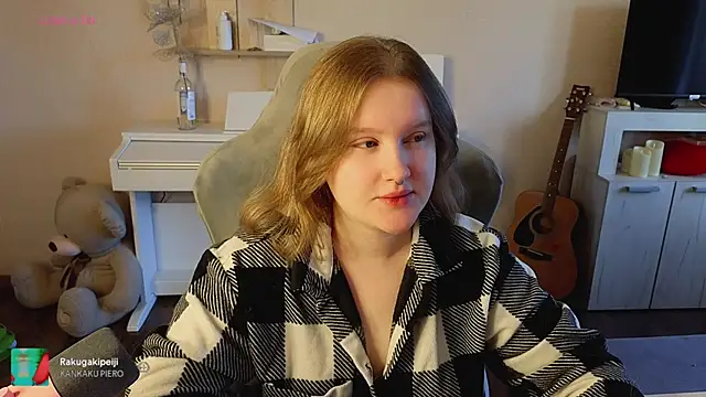 Snapshot of Ol1via chatting on May 3, 3:01 am Ol1via online show from May 3, 3:01 am