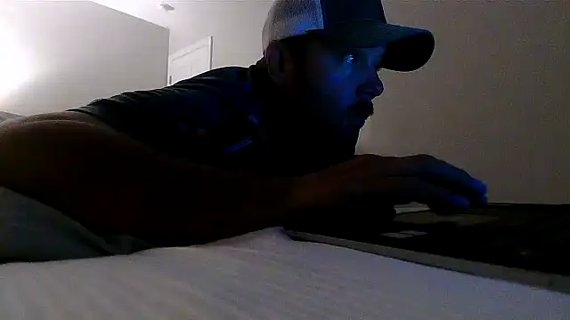 Snapshot of nuttincowboy chatting on May 19, 1:56 am nuttincowboy online show from May 19, 1:56 am