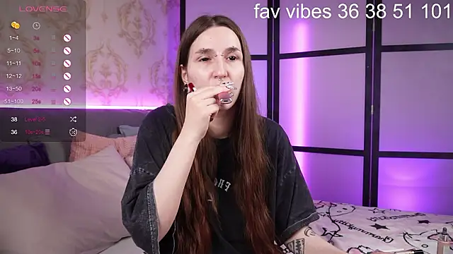 Snapshot of Alice_Goth chatting on February 2, 3:38 am Alice Goth online show from February 2, 3:38 am