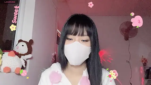 Snapshot of Tieu-May chatting on June 9, 8:15 am Tieu-May online show from June 9, 8:15 am
