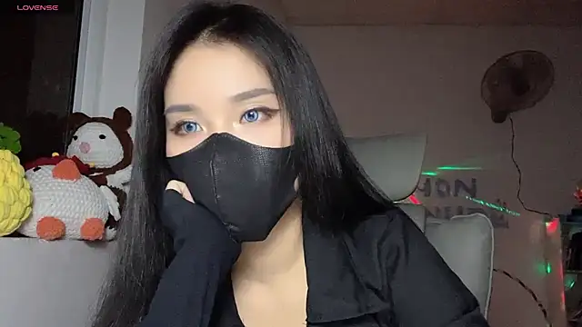 Snapshot of Tieu-May chatting on June 12, 8:52 pm Tieu-May online show from June 12, 8:52 pm