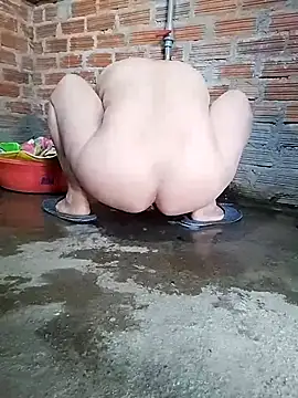 Snapshot of RinaPink chatting on February 1, 4:11 am RinaPink online show from February 1, 4:11 am