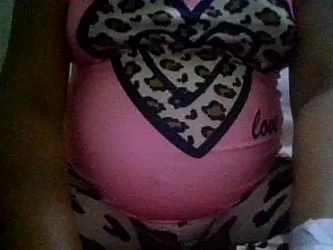 Snapshot of Kandysweety_2 chatting on March 31, 1:51 am Kandysweety 2 online show from March 31, 1:51 am