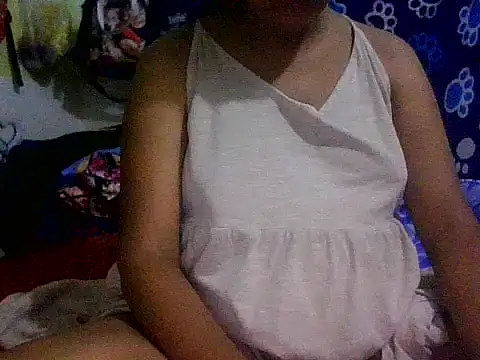 Snapshot of Kandysweety_2 chatting on April 27, 2:20 am Kandysweety 2 online show from April 27, 2:20 am