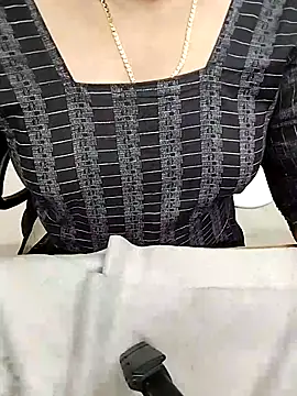 tamil-monisha online show from March 4, 7:09 pm